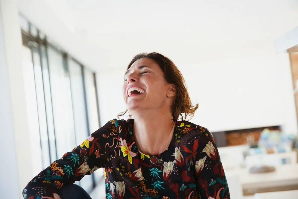 5 navad odraslih, ki kažejo na težavno otroštvo: Psihologi razkrivajo nevidne sledi