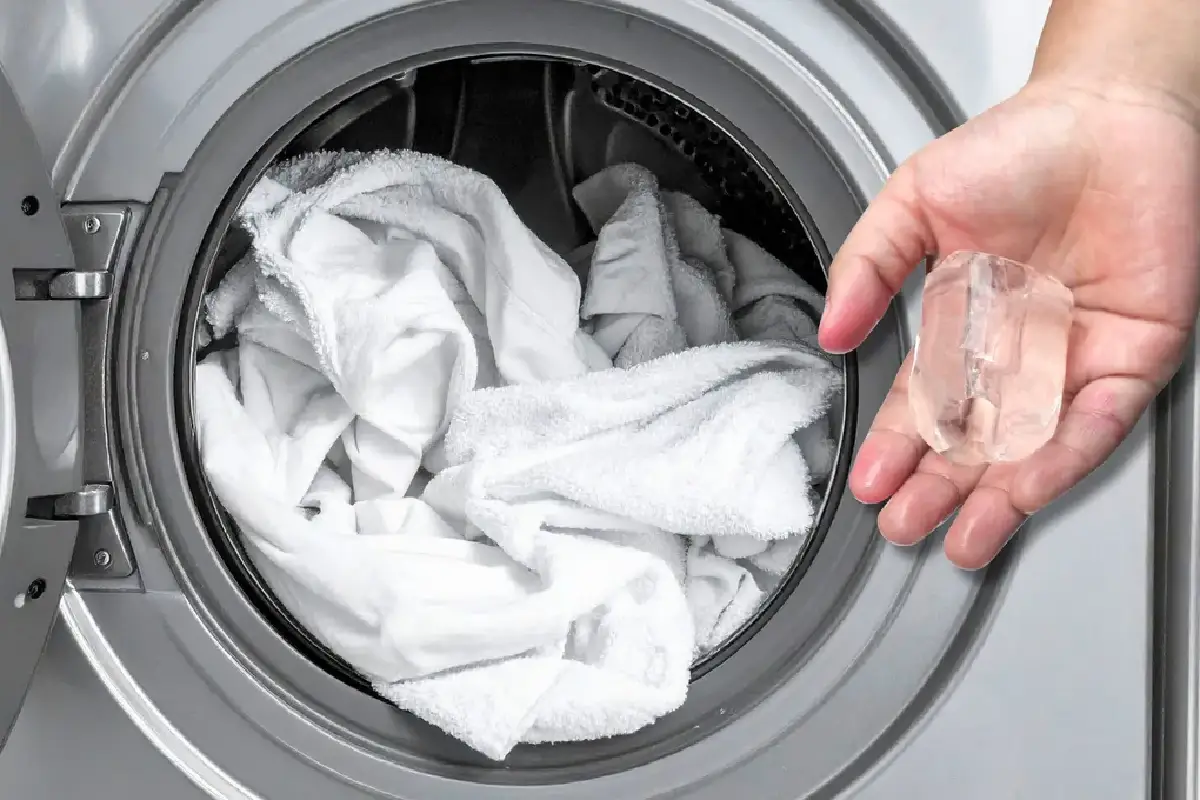 Triko z ledom v pralnem stroju: zmanjša gube za 70 %, odstrani statično elektriko in podaljša življenje oblačil