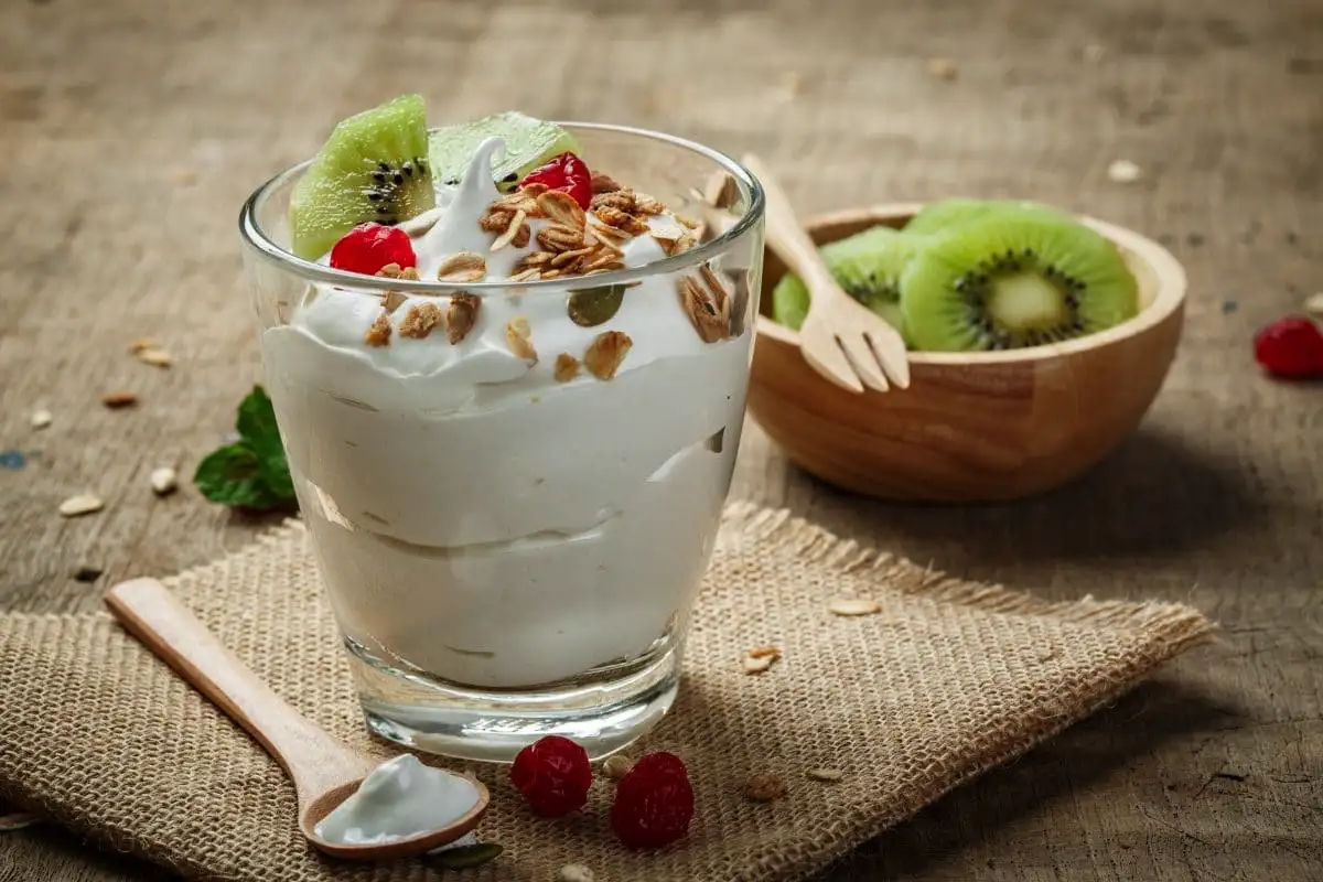 7 zajtrkov, ki ti po 40. letu dajo VEČ energije kot celo termo kave – in ti jo držijo do večera brez padcev!