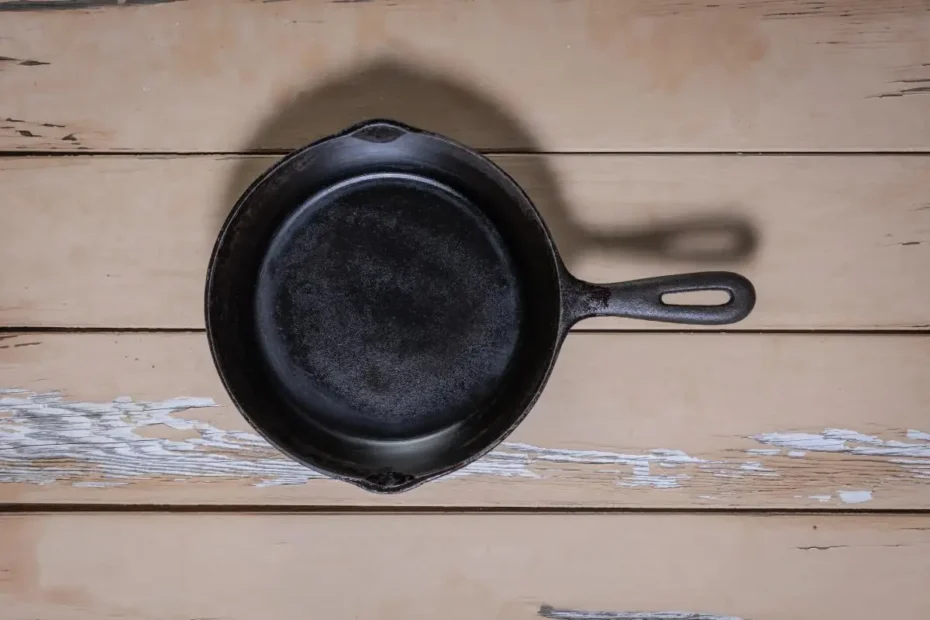 Kdaj je čas zamenjati litoželezno ponev: odgovor vas bo presenetil