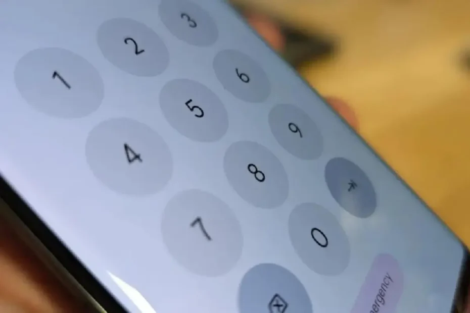 Vsak zaslon pametnega telefona ima zaščitni sloj, ki se obrabi: Zakaj je pomemben in kako ga obnoviti