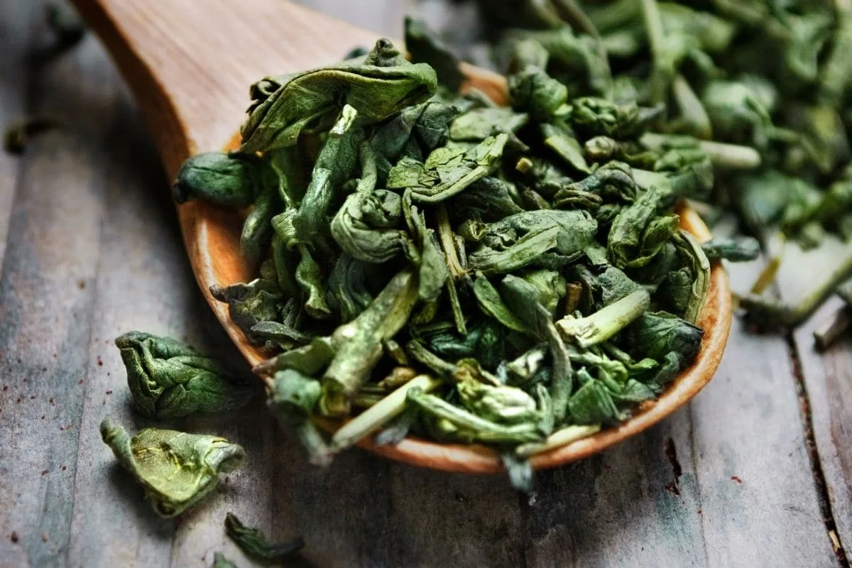 Kako odpraviti grenkobo v zelenem čaju: Skrivnosti popolnega kuhanja