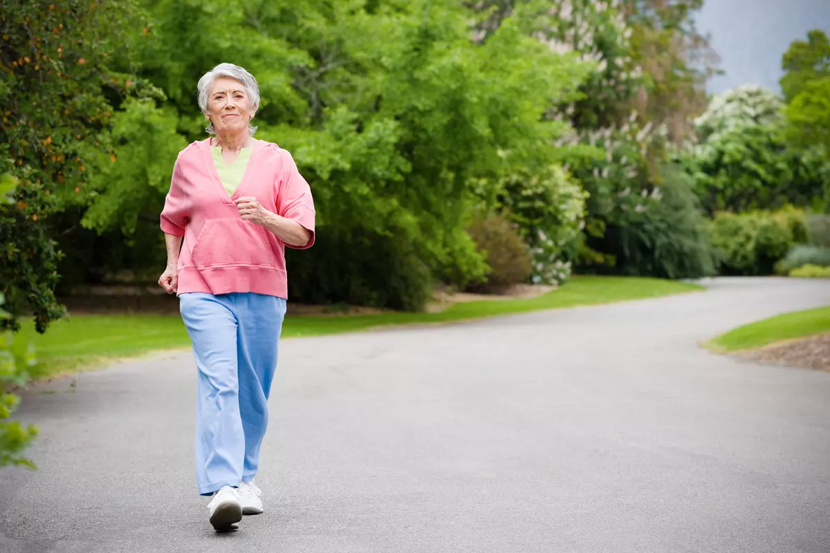 Kaj daje hoja za človeka: strokovnjaki so naštel 15 glavnih prednosti