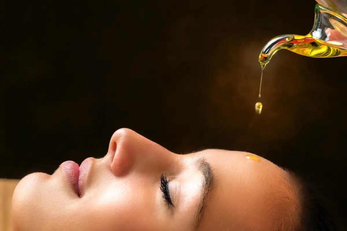 Vlaženje ali zamašene pore: strokovnjaki pojasnijo, ali je vredno mazati obraz z olivnim oljem