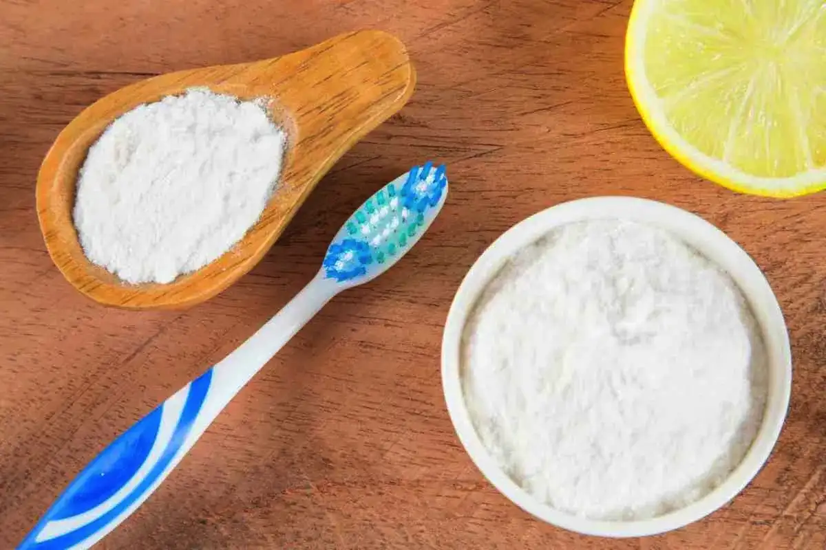 Rja na kadi in straniščni školjki izgine, kot da je ni bilo: preizkušen način čiščenja – preprost in učinkovit