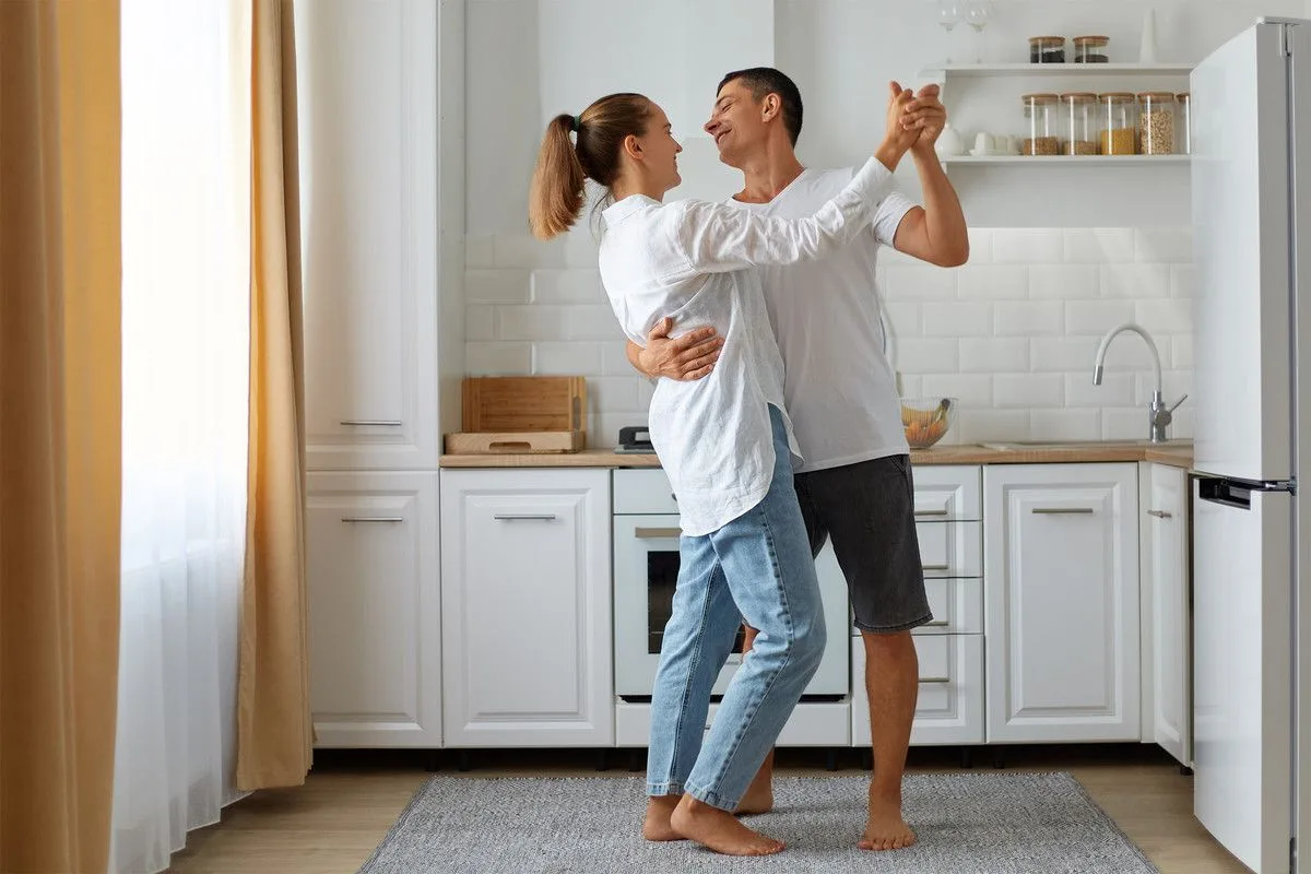 Pozabite na strast in rdeče vrtnice: to je edina stvar, ki v resnici drži par skupaj 30, 40 ali 50 let