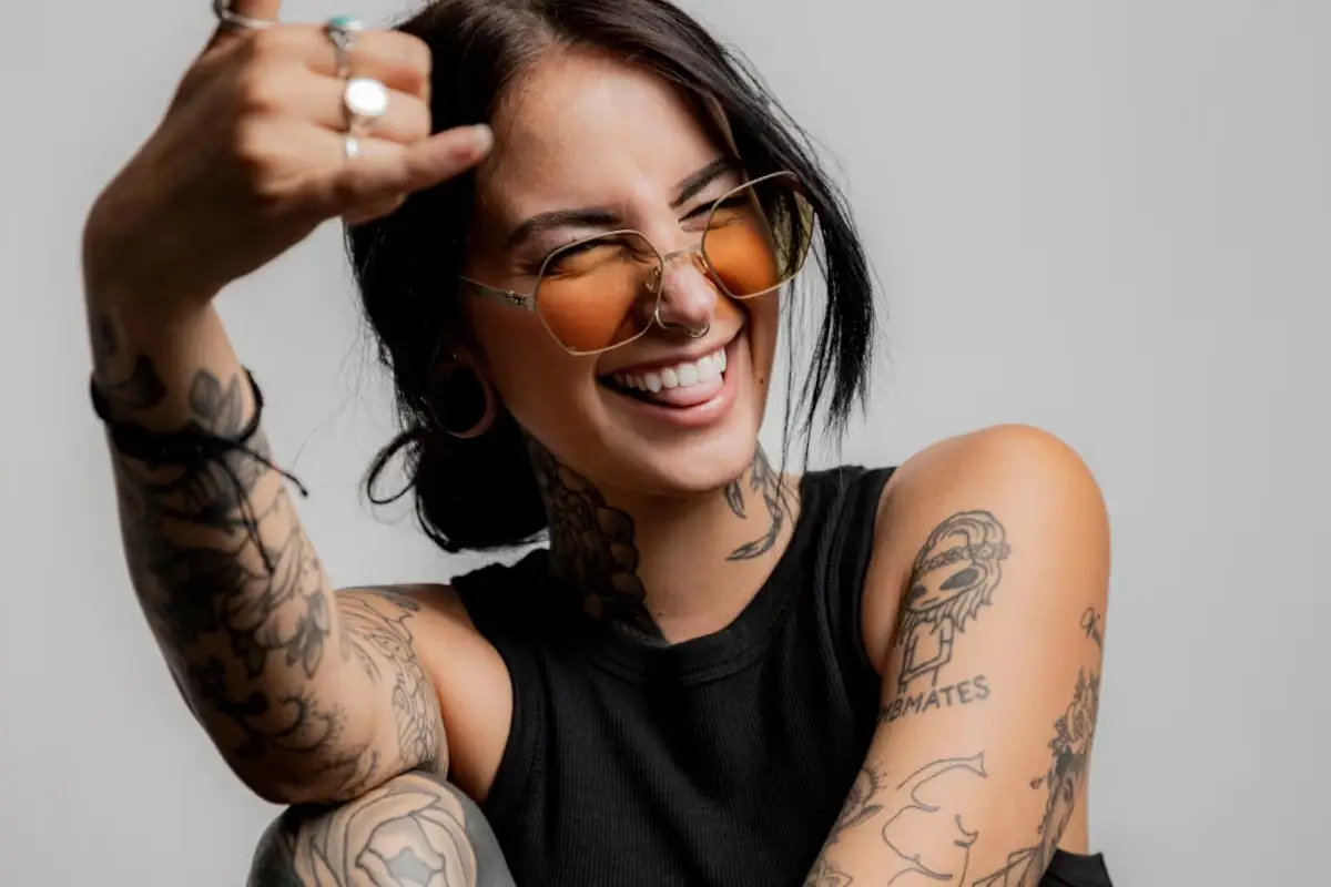 Kaj pomeni imeti veliko tetovaž po mnenju psihologije